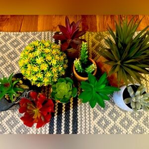 ASSORTED FAKE PLANTS